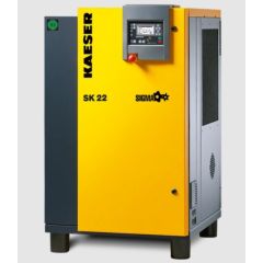 Keltainen Kaeser SK 22 SFC -paineilmakompressori harmailla sivupaneeleilla, nopeussäädöllä.